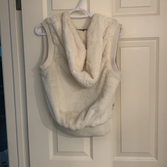 Cream fur vest with leopard print inside, size small - Picture 3 of 3